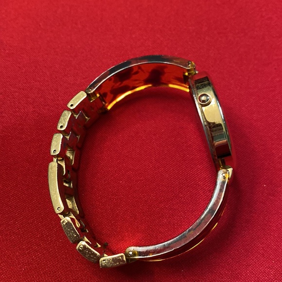 Watch - Picture 3 of 3